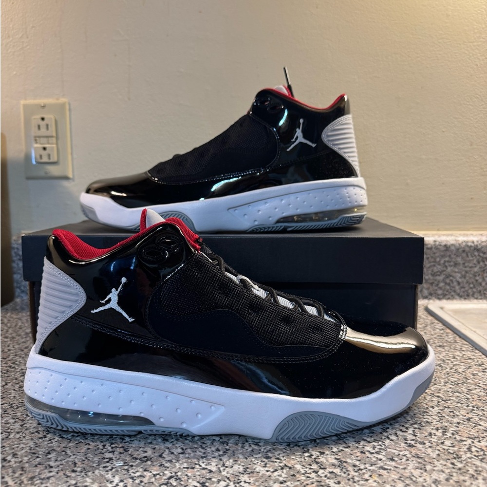 Nike Air Jordan Max Aura 2 Black White Wolf Grey Red CK6636-006 Men's Sizes